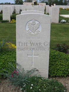 MONT HUON MILITARY CEMETERY, LE TREPORT - CRAVEN, JOHN