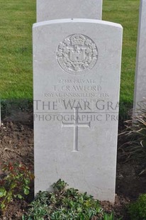 MONT HUON MILITARY CEMETERY, LE TREPORT - CRAWFORD, T