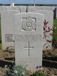 MONT HUON MILITARY CEMETERY, LE TREPORT - CREAGH, HENRY JAMES PERCEVAL