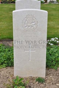 MONT HUON MILITARY CEMETERY, LE TREPORT - CROMACK, ERNEST