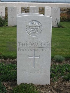 MONT HUON MILITARY CEMETERY, LE TREPORT - CUDDON, OSWALD LEO