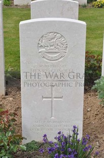 MONT HUON MILITARY CEMETERY, LE TREPORT - CUNDELL, HENRY