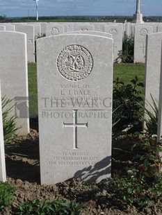 MONT HUON MILITARY CEMETERY, LE TREPORT - DALE, LESLIE JOSEPH