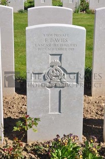 MONT HUON MILITARY CEMETERY, LE TREPORT - DAVIES, F