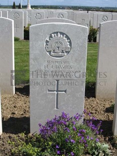 MONT HUON MILITARY CEMETERY, LE TREPORT - DAVIES, HERBERT JAMES
