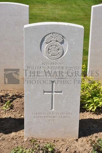 MONT HUON MILITARY CEMETERY, LE TREPORT - DAVIES, WILLIAM ARTHUR