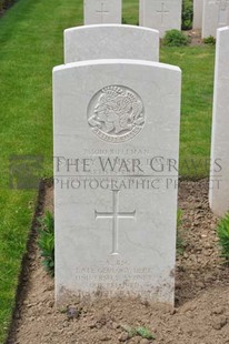 MONT HUON MILITARY CEMETERY, LE TREPORT - DAVIS, SYDNEY JAMES GEORGE