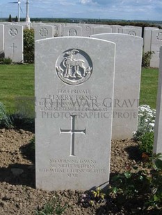 MONT HUON MILITARY CEMETERY, LE TREPORT - DISNEY, HARRY