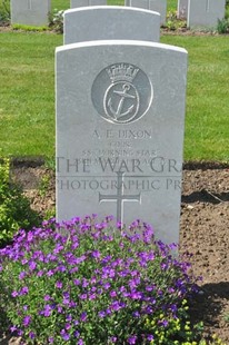 MONT HUON MILITARY CEMETERY, LE TREPORT - DIXON, ALBERT EDWARD