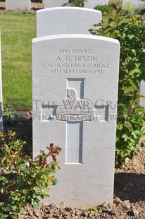 MONT HUON MILITARY CEMETERY, LE TREPORT - DIXON, A G