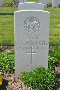 MONT HUON MILITARY CEMETERY, LE TREPORT - DIXON, ERNEST