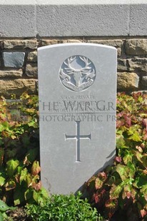 MONT HUON MILITARY CEMETERY, LE TREPORT - DOCHERTY, P
