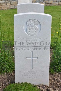 MONT HUON MILITARY CEMETERY, LE TREPORT - DONOVAN, JAMES
