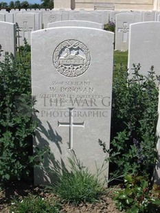 MONT HUON MILITARY CEMETERY, LE TREPORT - DONOVAN, W