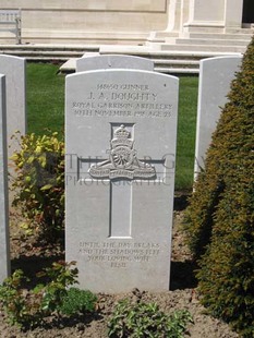 MONT HUON MILITARY CEMETERY, LE TREPORT - DOUGHTY, JOHN ADAM