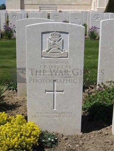 MONT HUON MILITARY CEMETERY, LE TREPORT - DOUGLAS, JOHN POULTON