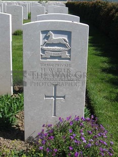 MONT HUON MILITARY CEMETERY, LE TREPORT - ELLIS, H W
