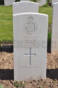 MONT HUON MILITARY CEMETERY, LE TREPORT - HARRIS, FRANK