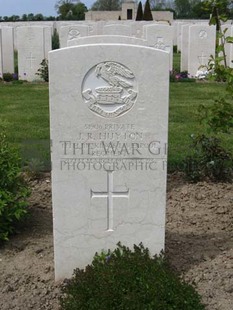 MONT HUON MILITARY CEMETERY, LE TREPORT - HUYTON, JOHN ROYLE