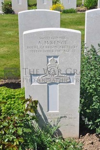 MONT HUON MILITARY CEMETERY, LE TREPORT - McKENZIE, ALFRED