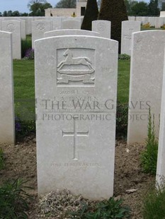 MONT HUON MILITARY CEMETERY, LE TREPORT - PINCHEN, JOHN ALLEN