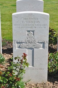 MONT HUON MILITARY CEMETERY, LE TREPORT - STENTON, TOM