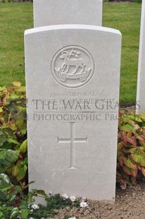 MONT HUON MILITARY CEMETERY, LE TREPORT - VARRIER, ALBERT HENRY