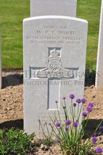 MONT HUON MILITARY CEMETERY, LE TREPORT - WOOD, WILLIAM PHILIP THOMAS