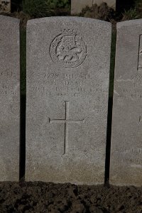 Lijssenthoek Military Cemetery - Adams, T
