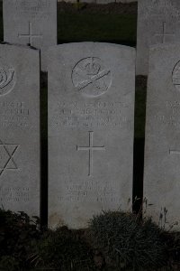Lijssenthoek Military Cemetery - Adlington, Thomas Frederick