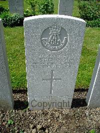 Lijssenthoek Military Cemetery - Alderson, G