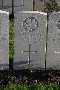 Lijssenthoek Military Cemetery - Allen, N L