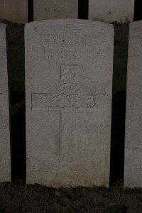Lijssenthoek Military Cemetery - Ashton, F