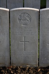 Lijssenthoek Military Cemetery - Baker, G R