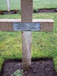 Lijssenthoek Military Cemetery - Barnole, Lieut