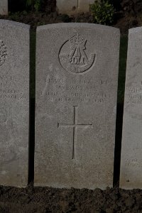 Lijssenthoek Military Cemetery - Barrass, N