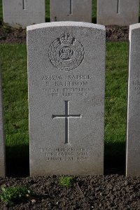 Lijssenthoek Military Cemetery - Battison, F