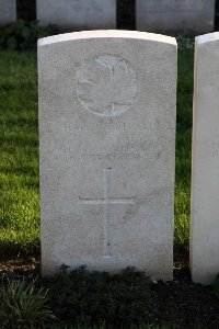 Lijssenthoek Military Cemetery - Beaney, J J