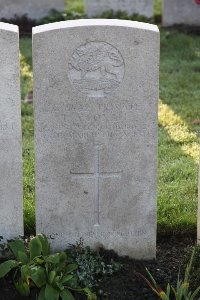 Lijssenthoek Military Cemetery - Boxall, Leonard Arthur