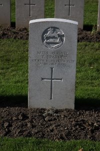 Lijssenthoek Military Cemetery - Bradley, T