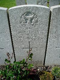 Lijssenthoek Military Cemetery - Brands, R
