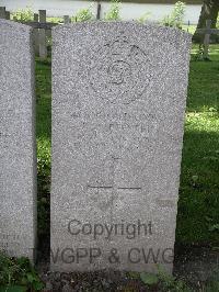 Lijssenthoek Military Cemetery - Brewster, J