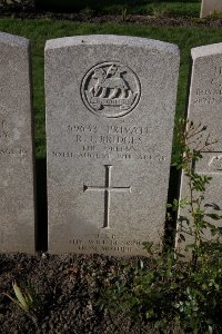 Lijssenthoek Military Cemetery - Bridges, R J