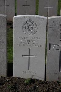 Lijssenthoek Military Cemetery - Bromige, Henry William