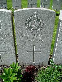 Lijssenthoek Military Cemetery - Brown, T