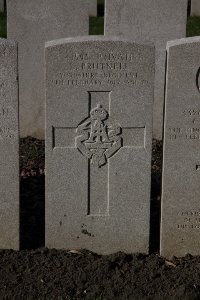 Lijssenthoek Military Cemetery - Brutnell, Leonard