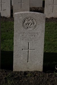 Lijssenthoek Military Cemetery - Buck, H G