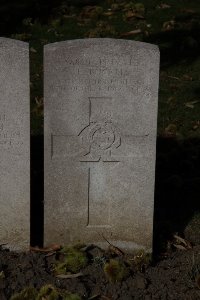 Lijssenthoek Military Cemetery - Buckle, F
