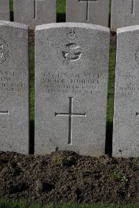 Lijssenthoek Military Cemetery - Bundock, Victor
