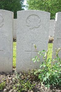 Lijssenthoek Military Cemetery - Burt, Robert James